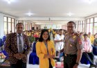Kapolda-NTT-Bagikan-Handphone-Baru-Kepada-Mahasiswa-UKAW-Kupang-yang-Mampu-Menjawab-Tantangannya