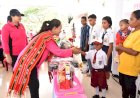 Ketum-Bhayangkari-Pusat-Kembali-Salurkan-Ribuan-Paket-Bansos-di-Maluku-Barat-Daya