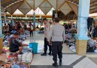 Patroli-Pengamanan-Pasar,-Polsek-Alor-Selatan-Pastikan-Aktivitas-Masyarakat-Berjalan-Aman-dan-Kondusif