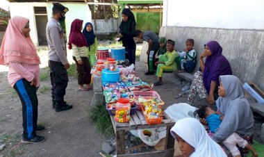 Patroli-Pasar,-Personil-Polsek-Alor-Barat-Daya-Imbau-Pedagang-dan-Pengunjung-Jaga-Kamtibmas