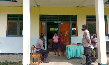 Kanit-Binmas-Polsek-Alor-Selatan-Melaksanakan-Patroli-dan-Sambang-ke-Sekolah