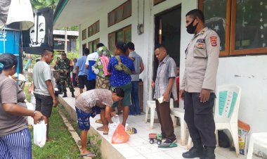 Polsek-Alor-Barat-Laut-Melaksanakan-Pengamanan-Kegiatan-Pasar-Murah