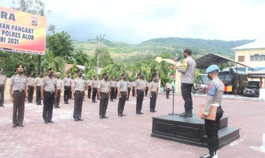 Kapolres-Alor-Pimpin-Upacara-Korps-Raport-Kenaikan-Pangkat