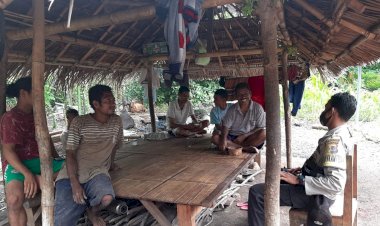 Wujudkan-Sinergitas-Dengan-Masyarakat,-Bhabinkamtibmas-Rutin-Lasksanakan-Sambang