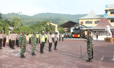 Apresiasi-Terhadap-Personil-Polres-Alor-dan-Kodim-1622-Alor,-Kapolres-Alor-Berikan-Penghargaan