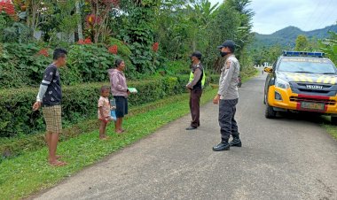 Giat-Sambang-Kamtibmas,-Personil-Polsek-Alsel-Himbau-Prokes-Cegah-Covid-19