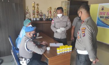 Personil-Polres-Alor-Laksanakan-Tes-Urine