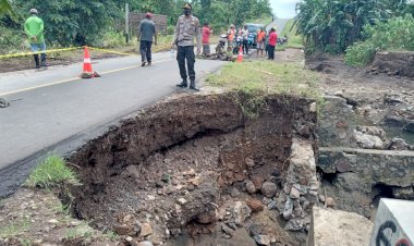 Pasca-Hujan-dan-Angin-Kencang-Polsek-Pantar-Barat-Laksanakan-Patroli