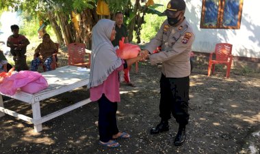 Polsek-Pantar-dampingi-Penyerahan-Bantuan-Korban-Bencana-Alam
