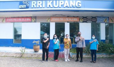 Safari-Media,-Kabidhumas-Polda-NTT-Sambangi-RRI-Kupang