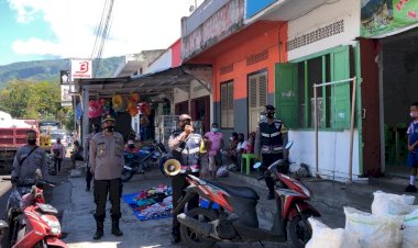 Sosialisasi-dan-Himbauan-Prokes-Oleh-Personil-Polres-Alor