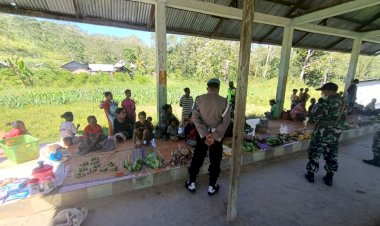 Sinergitas-TNI-POLRI-Laksanakan-Patroli-dan-Pengamanan-Pasar