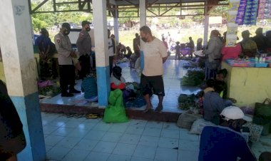 Polsek-Alor-Timur-Polsubsektor-Lantoka-Laksanakan-Pengamanan-Pasar