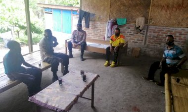 Jaga-Kamtibmas-dan-Cegah-Covid-19,-Polsek-Alor-Timur-Polsubsektor-Lantoka-Lakukan-Sambang-Desa