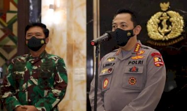 Panglima-dan-Kapolri-Beri-Arahan-Khusus-Kepada-Anggota-TNI-Polri-yang-Bertugas-di-Papua