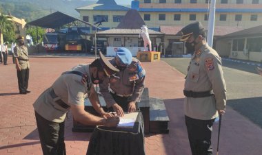 Kapolres-Alor-Pimpin-Sertijab-WakaPolres,-Kabag-Ren,-Kasat-Binmas,-Kasat-Lantas,-Kasat-Polair-Kapolsek-ATL-dan-Kapolsek-ALSEL