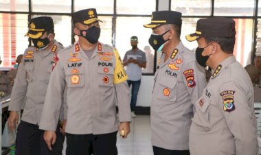 Cek-Dampak-Bencana-Alam-Seroja-Kapolda-NTT-Kunjungi-SPN-Polda-NTT