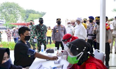 Ditarget-4.500-Orang,-TNI-Polri-Gelar-Vaksinasi-Massal-Bareng-Islam-Rabithah-Alawiyah-di-Cibis-Park