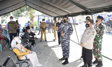 Kabiddokkes-Polda-NTT-Turut-Partisipasi-Lounching-serbuan-Vaksinasi-Covid-19-TNI-AL