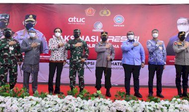 Tinjau-Vaksinasi-Massal-KSPSI-di-Sumedang,-Kapolri:-Kesehatan-Buruh-Terjaga-Ekonomi-Bertumbuh