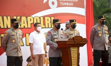 Kapolri-Serahkan-10-Iso-Tank-untuk-Indonesia-Antisipasi-Ketersediaan-Oksigen