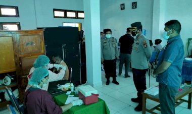 Vaksinasi-Goes-To-School-Polres-Alor