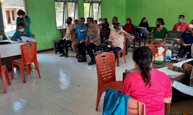 Polsek-Alor-Barat-Laut-Laksanakan-Pengamanan-Vaksinasi