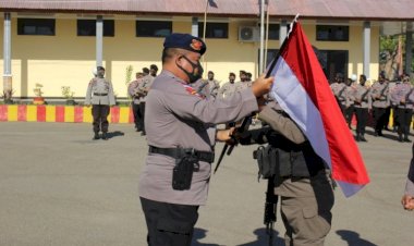 Dansat-Brimob-Polda-NTT-Lepas-Puluhan-Personel-BKO-Pengamanan-Perbatasan-RI-RDTL