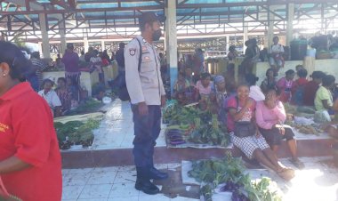 Anggota-Pospolsubsektor-Lantoka-Polsek-Altim-Laksanakan-PAM-Pasar