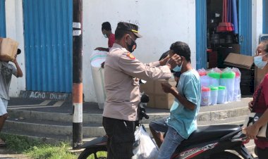 Operasi-Zebra-Ranakah-2021,-Polres-Alor-Bagikan-Masker-dan-Brosur-Himbauan-Tertib-berlalu-Lintas