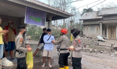 Polri-Gelar-Operasi-Kemanusiaan-Aman-Nusa-II-Tanggulangi-Erupsi-Gunung-Semeru