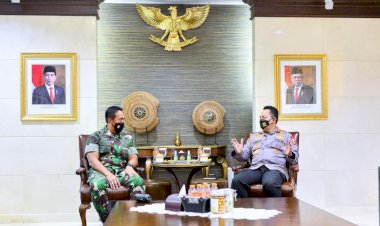 Bertemu-Panglima,-Kapolri-Pastikan-Sinergitas-dan-Soliditas-TNI-Polri-Ditingkatkan
