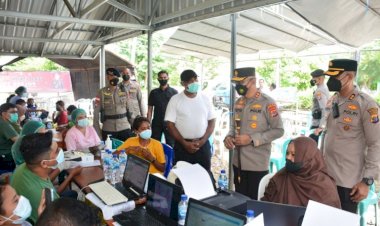 Tinjau-Vaksinasi-Serentak-Di-TTU,-Kapolda-NTT-Apresiasi-Antusiasme-Masyarakat-yang-Ambil-Bagian