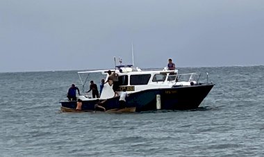 Polres-Alor-Bantu-Entry-Data-Vaksin-Di-Puskesmas-Buraga