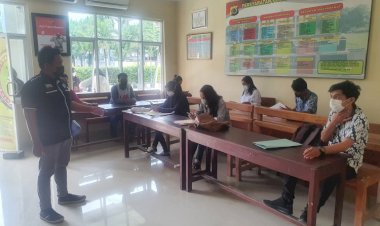 Ditintelkam-Polda-NTT-Terapkan-Prokes-Secara-Ketat-Saat-Berikan-Pelayanan-Prima-Dalam-Ruangan-SKCK