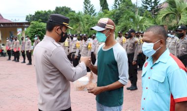 Kapolres-Alor-Berikan-Penghargaan-Kepada-Wartawan-Alor