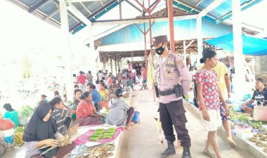 Patroli-Pasar,-Polsek-Alor-Selatan-Himbau-Warga-Taat-Protokol-Kesehatan