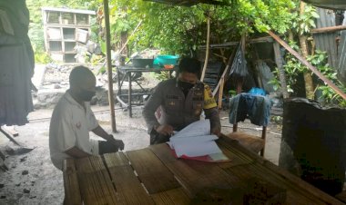 Sambang-Silaturahmi-Dan-Penggalangan,-Bhabinkamtibmas-Himbau-Warga-Taat-Prokes-Dan-Seruan-Vaksin-Covid-19