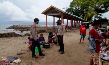 Berikan-Rasa-Aman,-Personel-Polsek-Pantar-Laksanakan-Pengamanan-Pasar