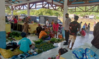 Polsubsektor-lantoka,-Polsek-Alor-Timur-Melaksanakan-Pengamanan-Pasar-Lantoka