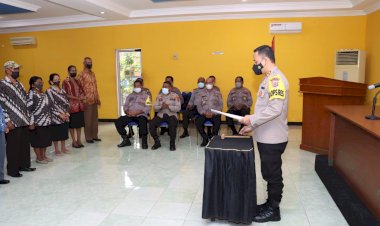 Ketua-dan-Pengurus-Persatuan-Purnawirawan-Polri-Cabang-Alor,-Dikukuhkan-Oleh-Kapolres-Alor