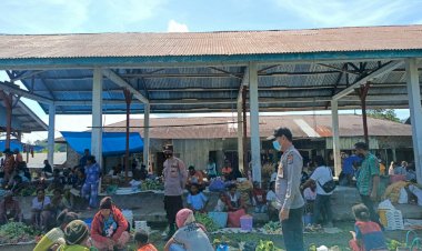 Amankan-Kegiatan-Masyarakat,-Personel-Polsek-Alor-Selatan-Lakukan-Pengamanan-Pasar