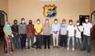 Kapolres-Alor-Gelar-Silahturahmi-Dengan-Wartawan-Alor