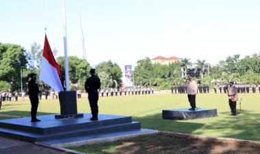 Upacara-Bendera-Bulanan,-Wakapolda-NTT-:-Penting-Dilakukan-untuk-Bangun-Karakter-Jati-Diri-dan-Beri-Inspirasi-serta-Motivasi-bagi-Peningkatan-Pengabdian