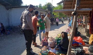 Tingkatkan-Rasa-Aman,-Polsek-Pantar-Laksanakan-Patroli-Di-Pasar-Impres-dan-Himauan-Prokes