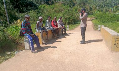 Wujudkan-Kamtibmas-yang-Aman-Polsek-Alor-Selatan-Lakasanakan-Patroli-Sambang-Warga