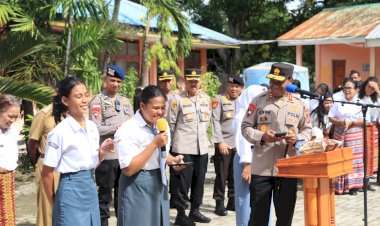Safari-Kamtibmas-di-SMA-Negeri-1-Kupang-Timur,-Kapolda-NTT-Beri-Tantangan-Kepada-Para-Pelajar