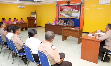 Pimpin-Sidang-BP4R,-Kapolres-Alor-Beri-Nasehat-Pernikahan