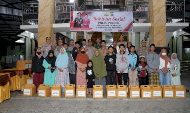 Kapolda-NTT-Beri-Bansos-Kepada-Anak-Yatim-Piatu-di-Masjid-Agung-Baiturrahman-Al-Guraba-Bajawa