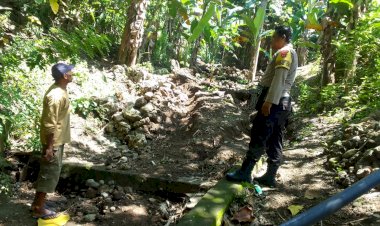 Ngobrol-Bersama-Warga,-Bhabinkamtibmas-Sampaikan-Himbauan-Kamtibmas